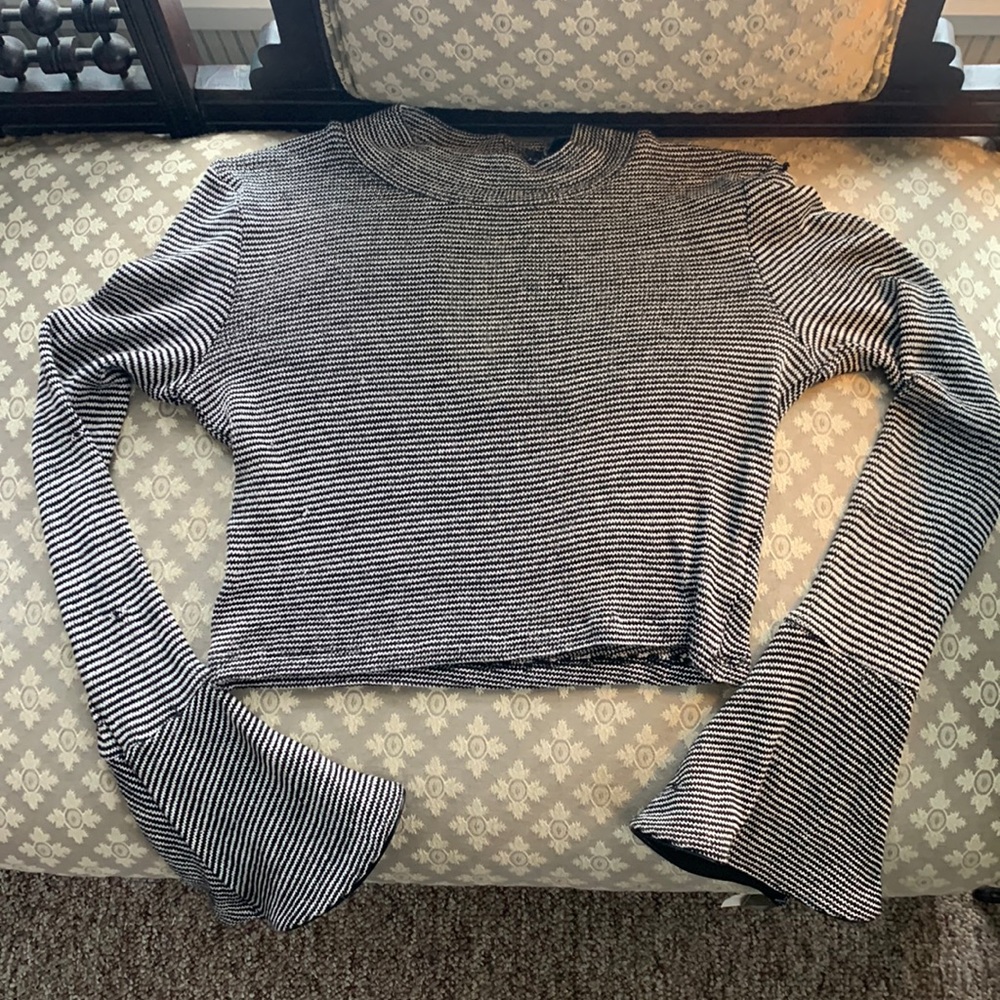 Crop top bell sleeves